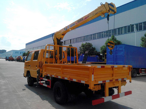 東風雙排座2.5米隨車吊 東風雙排座2.5米隨車吊