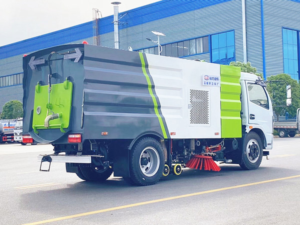 東風福瑞卡8方洗掃車 東風福瑞卡8方洗掃車