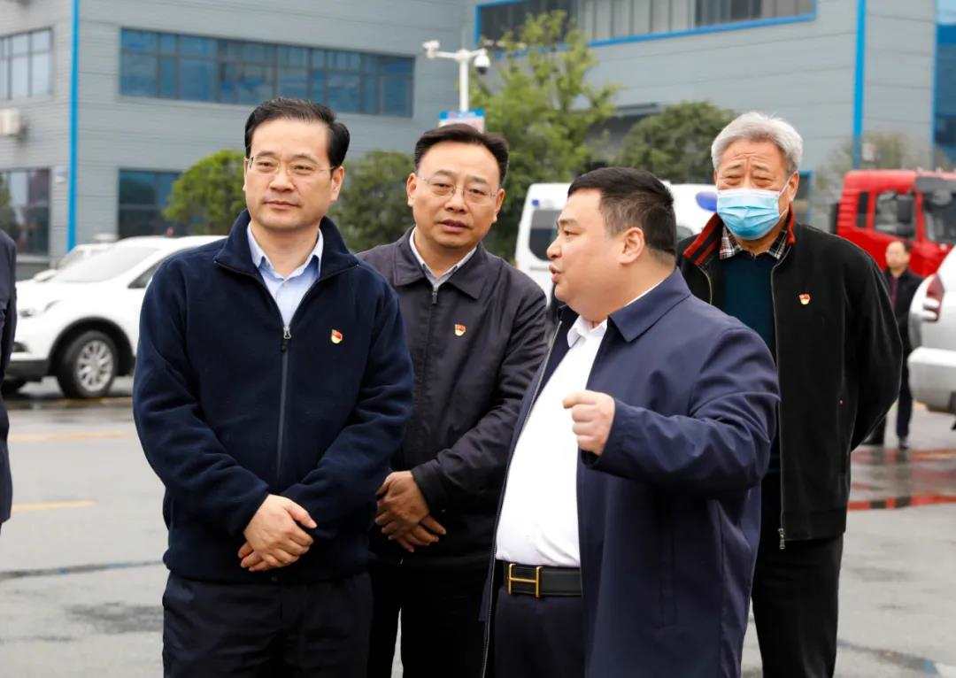 程阿羅，黨委副書記、常務副總經理程國強，黨委書記何儒安、總經辦服務中心主任張火生