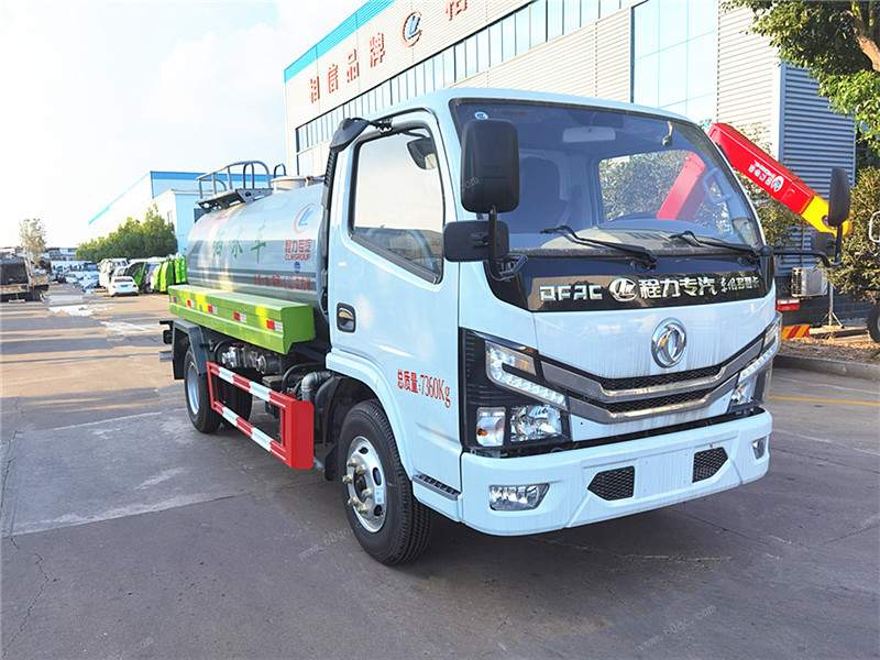 5噸灑水車，8噸灑水車，15噸灑水車街道變得一片明凈