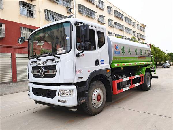 東風D9底盤成品的D9灑水車、D9霧炮車銷量大