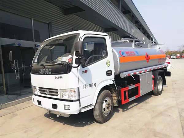 東風(fēng)多利卡D6加油車配置參數(shù)，5噸加油車報價